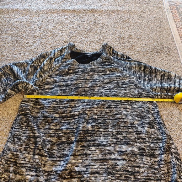 Torrid Women's Sweater Size 4X Cold Shoulder Heathered Black Open Back. - Picture 5 of 6